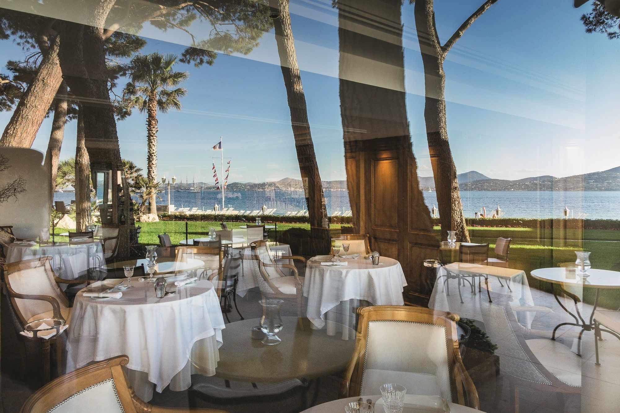 Hotel La Residence De La Pinede Saint-Tropez Restoran gambar